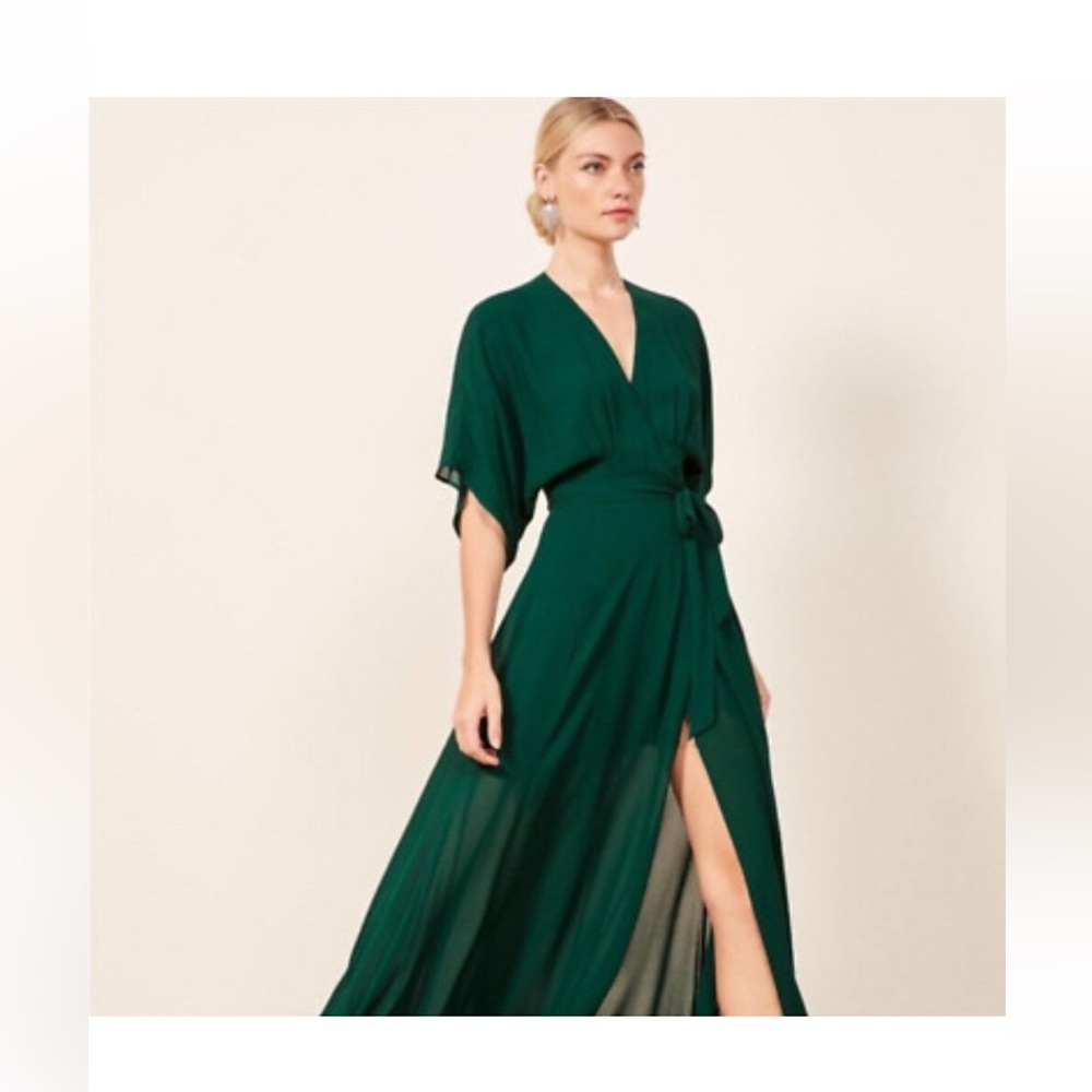 Reformation
Winslow Dress
Color: green